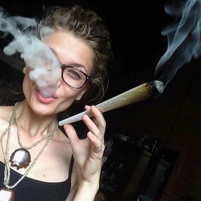 Cannabis Preroll: Ghid industrial pentru producători și comercianți cu amănun...